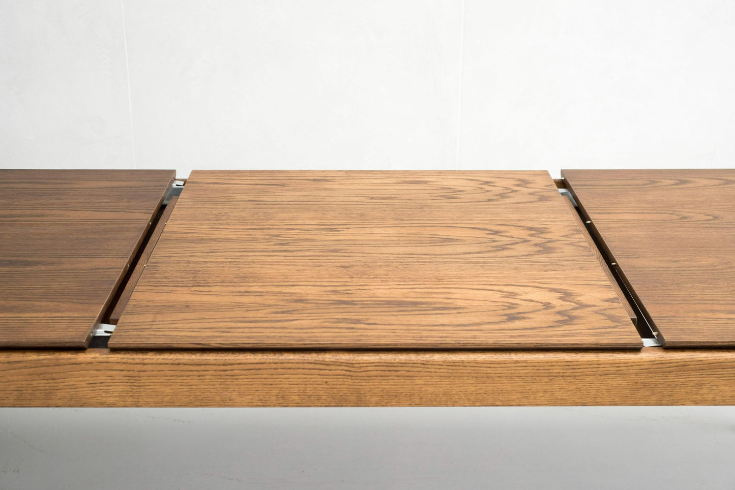 Dallas - Mid-Century Modern Brown Oak Extendable Dining Table
