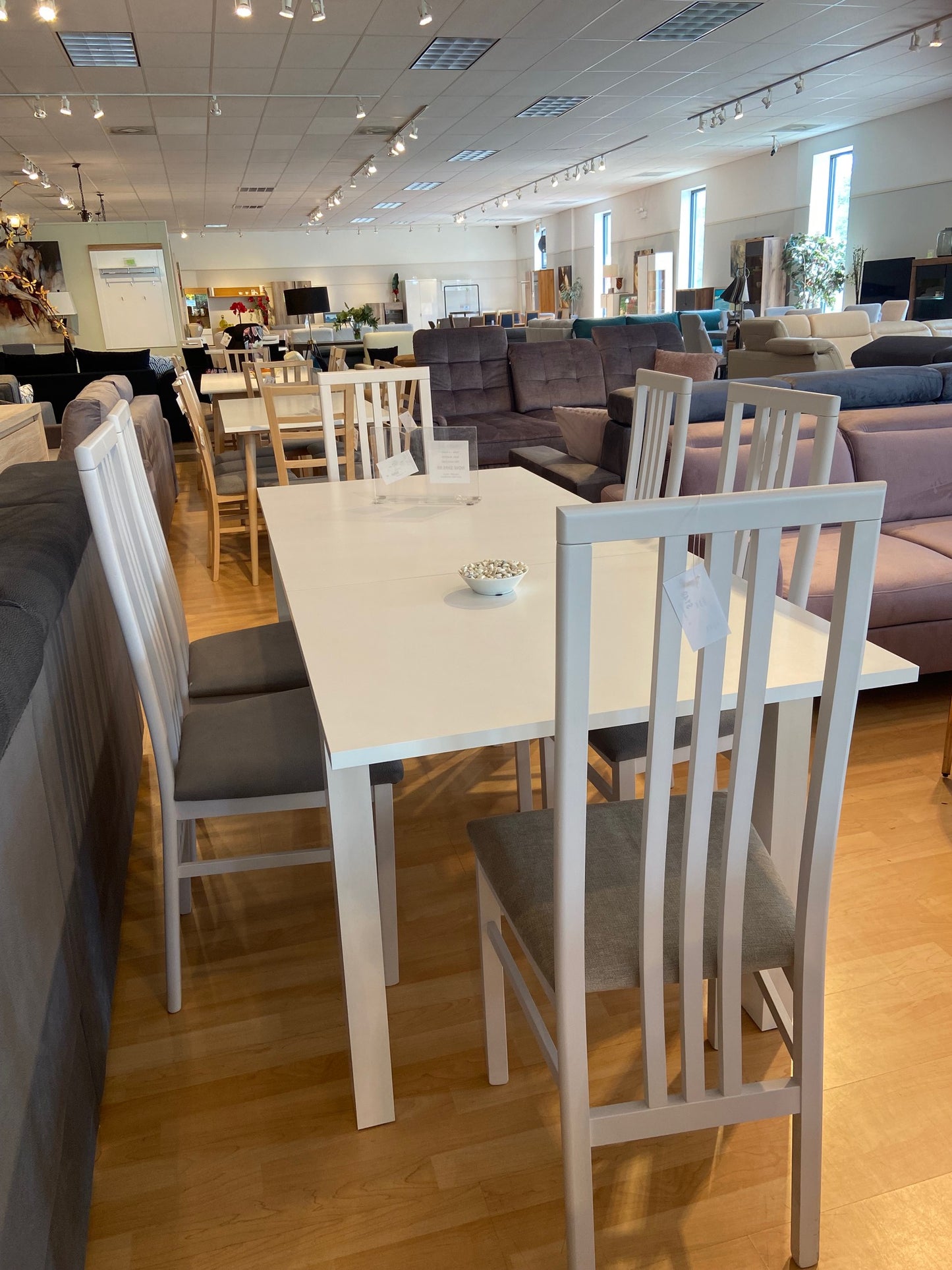 BRYK White Dinning Set