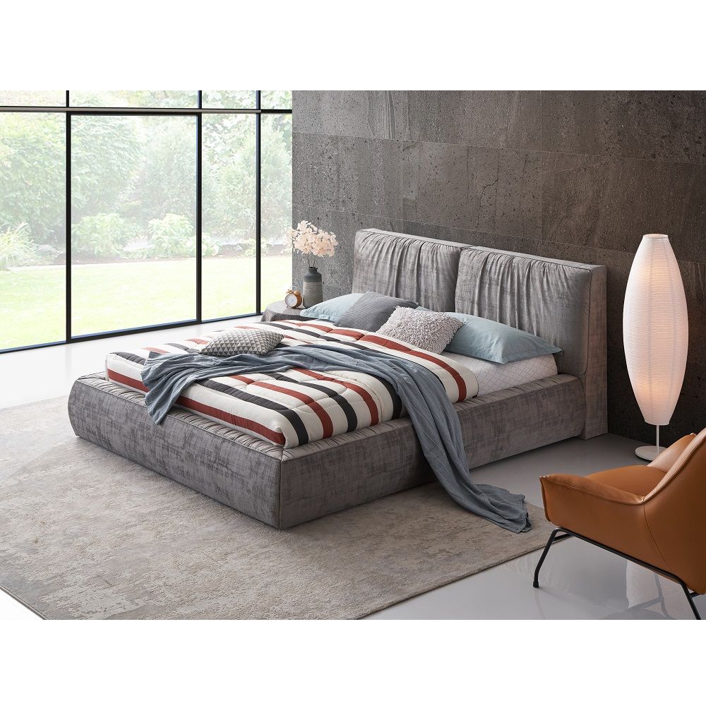 Onfroi Queen Bed