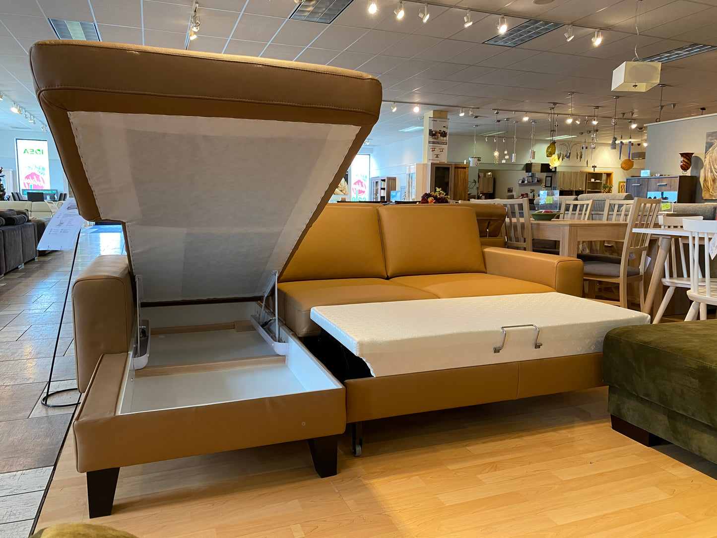 BARGAS Sectional (Camel)