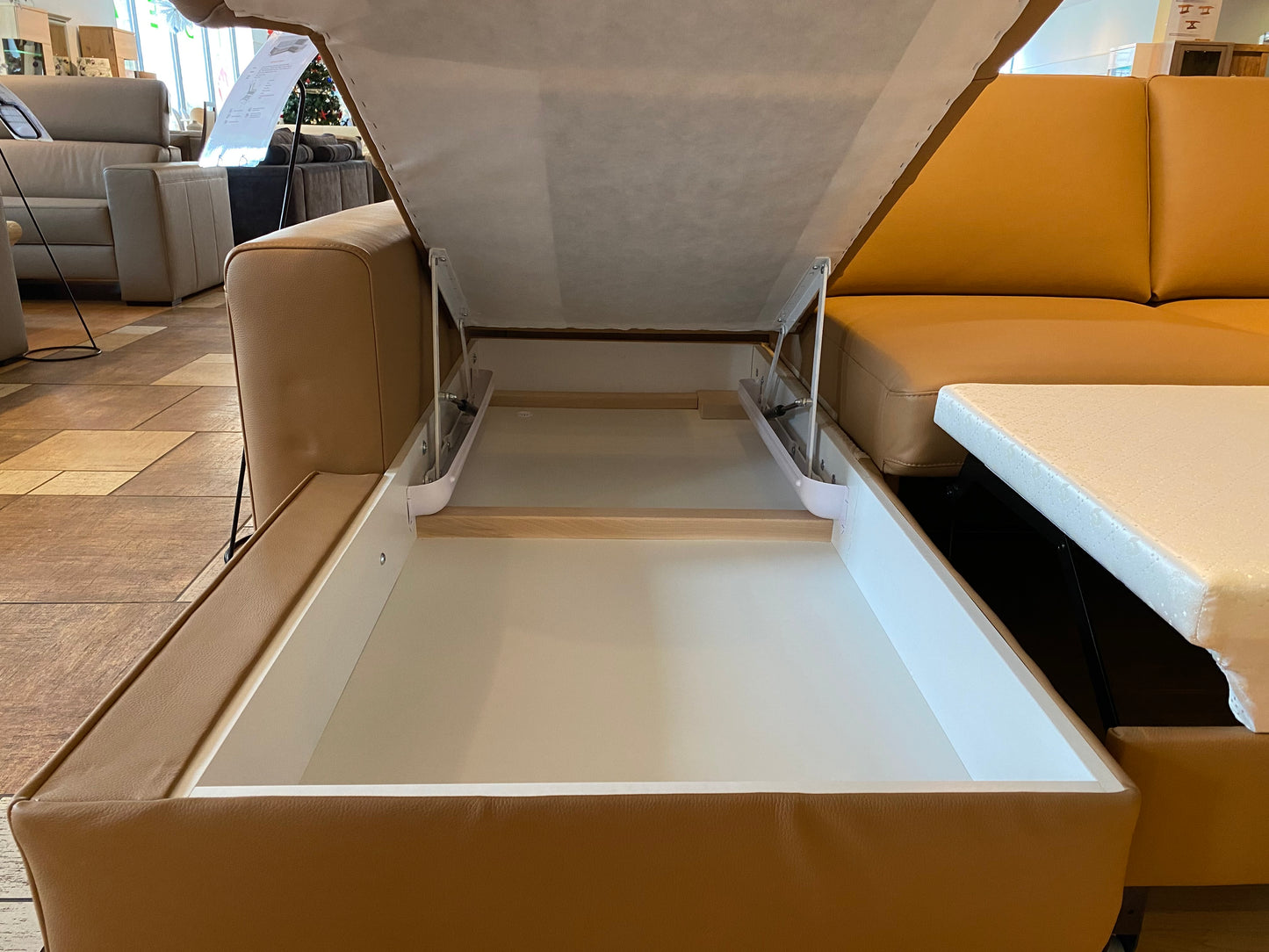 BARGAS Sectional (Camel)
