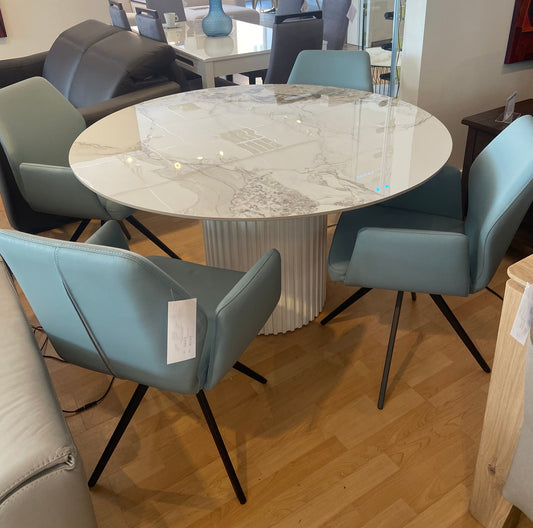 5 Piece Set - Dining Table and 4 Chairs