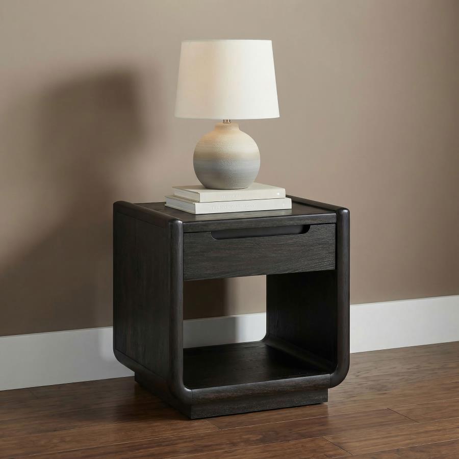 Leand End Table